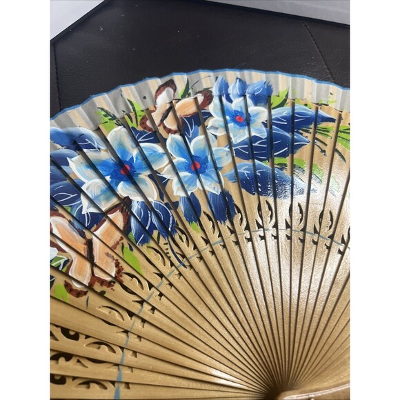 Spanish Hand Painted Wooden Folding Fan Decorative Accessory Espana NWT Abanico - Picture 4 of 9